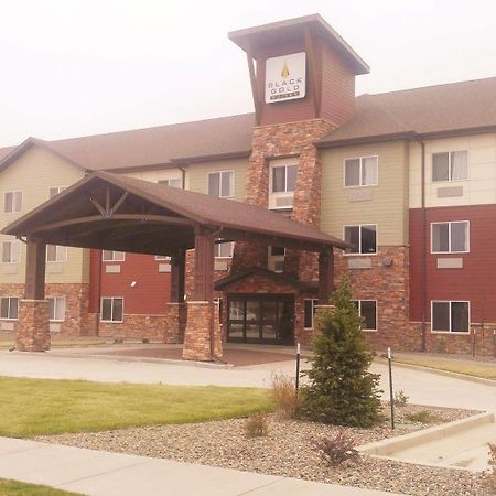Inn At Hunters Run Watford City Exterior photo