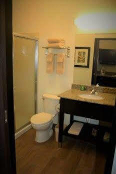 Inn At Hunters Run Watford City Exterior photo
